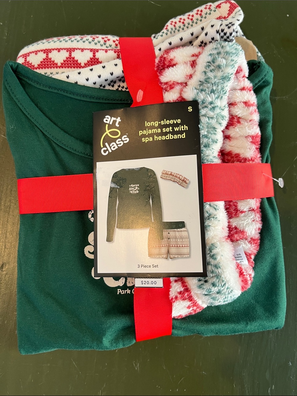 art class Green Pajama Set with Red and White Spa Headband